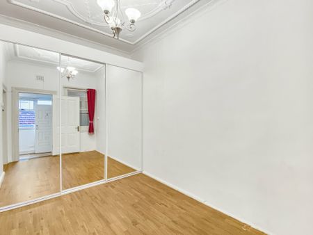 1 Bedroom Unit + Study! - Photo 2