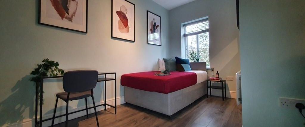 1 bedroom in a house share to rent - Photo 1