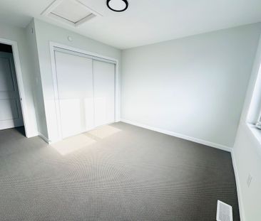 For Lease - 401 Glenroy Gilbert Drive Unit# 26, Barrhaven, Ontario - Photo 3