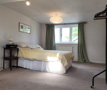 2 bedroom maisonette to rent - Photo 4