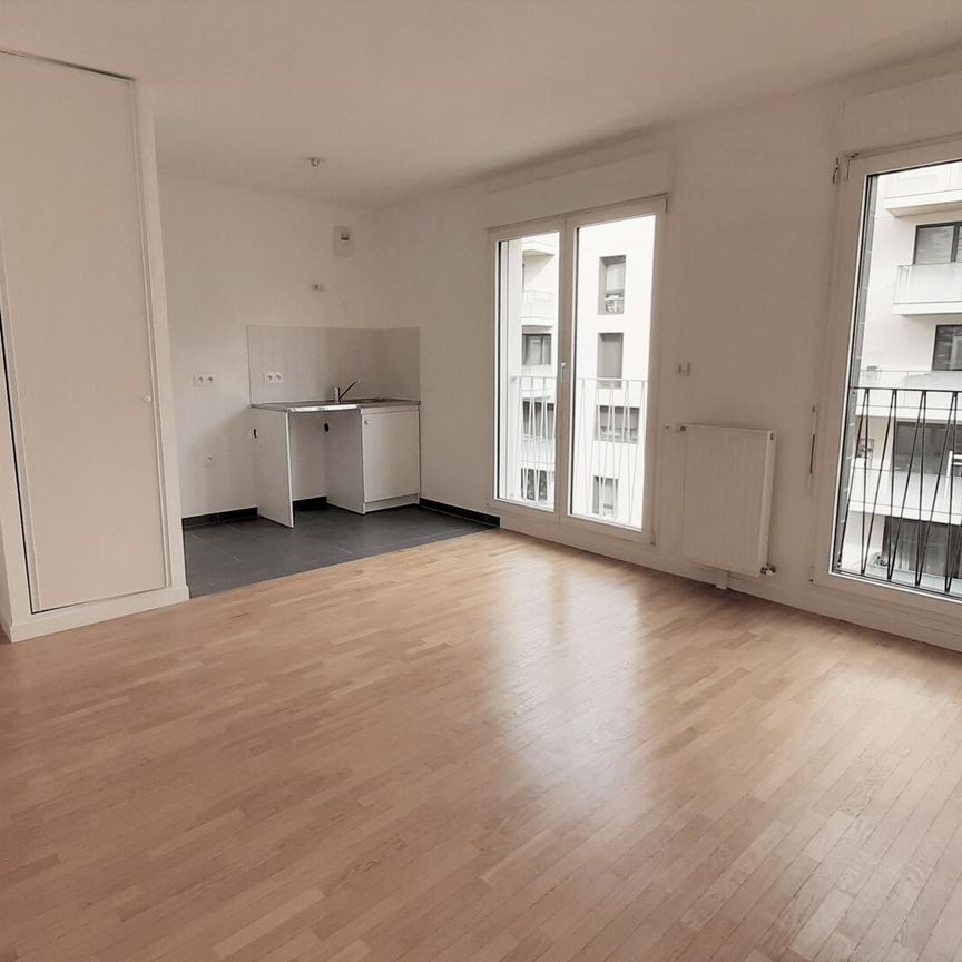 location Appartement F2 DE 41.8m² À ASNIERES - Photo 1