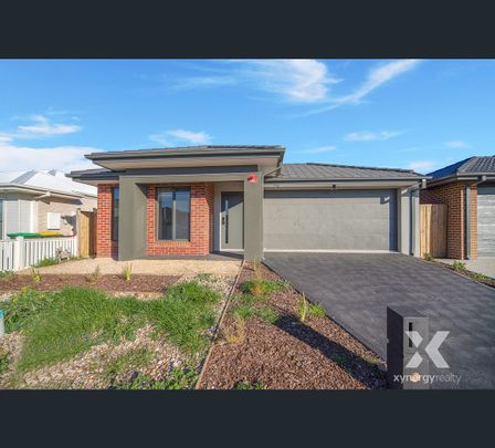 31 Cyad Way, Manor Lakes, Vic 3024 - Photo 1
