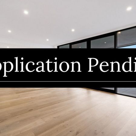 STUNNING WATERFRONT APARTMENT - 6 MONTH LEASE - Photo 4