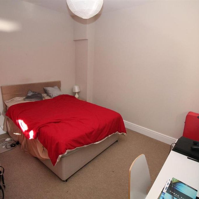 3 bedroom flat to rent - Photo 1