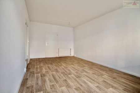 Schöner Wohnen - Moderne 3-Raum-Wohnung mit Balkon in Klingenberg! - Photo 5