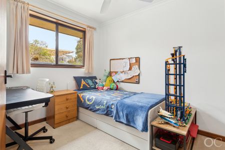 Open the Door to Family-Friendly Living in Aberfoyle Park - Photo 3