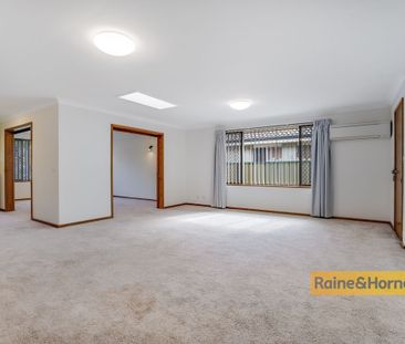 SPACIOUS FAMILY HOME - Photo 4