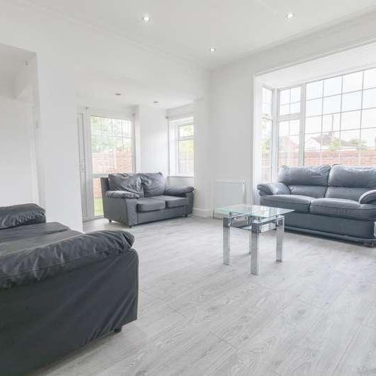 Ditton Road, Datchet, SL3 - Photo 1