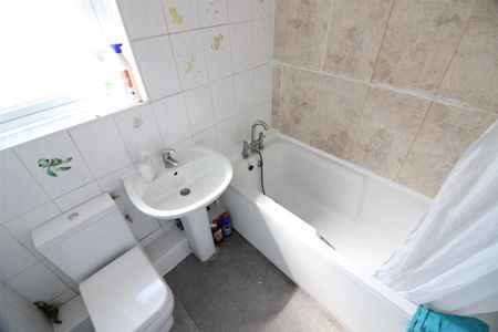 Villiers Road, Southall - Photo 5