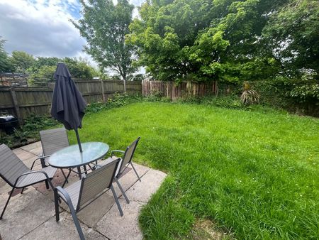 3 bedroom semi-detached house to rent - Photo 4
