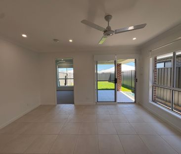 Spacious 4-Bedroom Family Home in Quiet Location - Photo 1