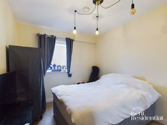 1 bed flat to rent in Kingfisher Meadow, Maidstone, ME16 - Photo 1