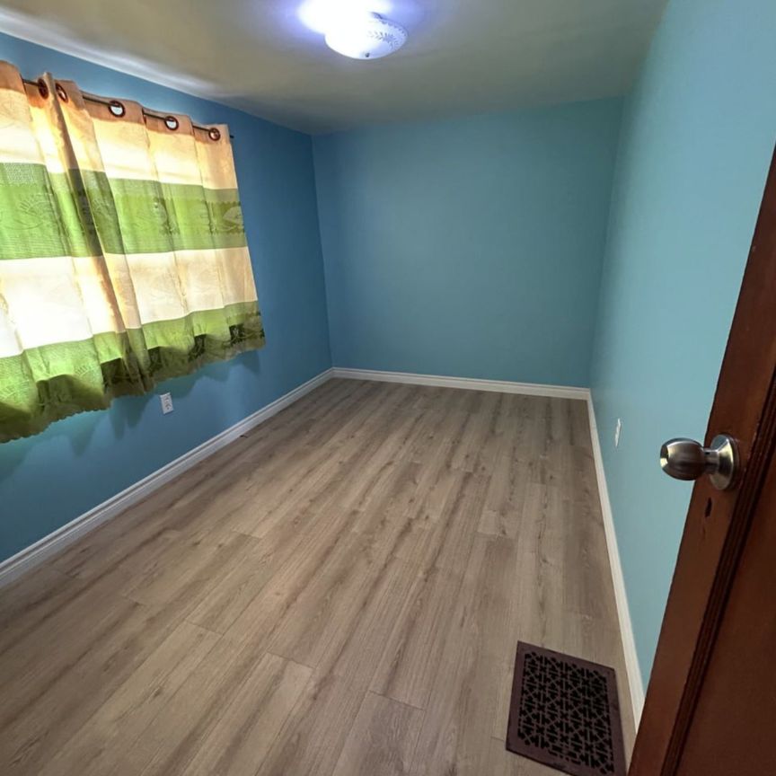 For Lease - 57 Craydon Avenue Unit# Room, Toronto, Ontario - Photo 1