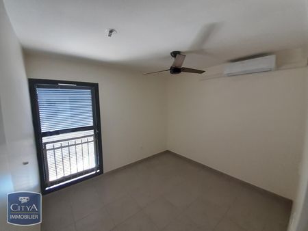 Location Appartement 4 pièces 84m² ST DENIS 97400 - Photo 3