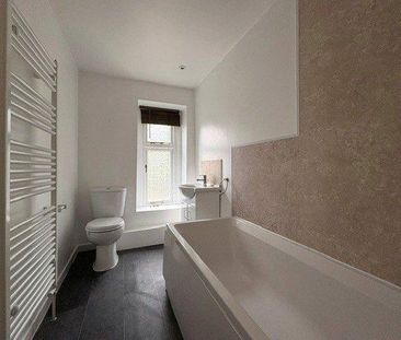 3 bedroom end of terrace house to rent - Photo 6