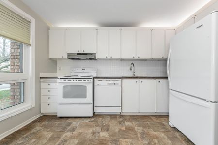 For Lease - 3 Fable Street, Barrhaven, Ontario - Photo 2