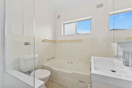 Neat & Tidy Apartment - No Common Walls - Photo 5