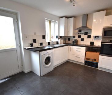 2 bedroom semi-detached house to rent - Photo 5
