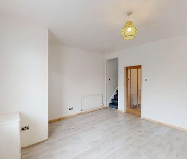 2 bedroom end of terrace house to rent - Photo 6
