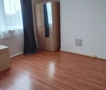1 bedroom in a flat share to rent - Photo 1