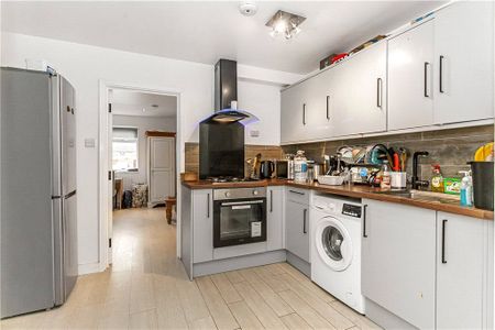 Cedar Way, Guildford, Surrey, GU1 1JF - Photo 5