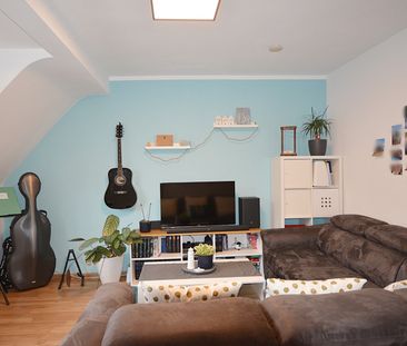 Wie gemacht für das erste Nest – helle 2-3-Zimmer Dachgeschoss-Wohn... - Photo 2