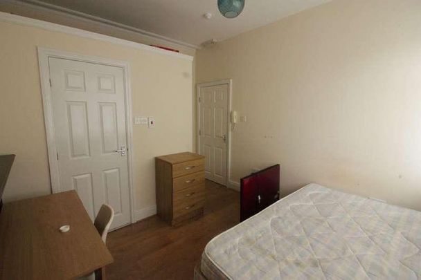 Aigburth Road, Liverpool, L17 - Photo 1