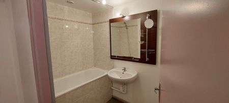 Location Appartement 3 pièces 57m² - Photo 2