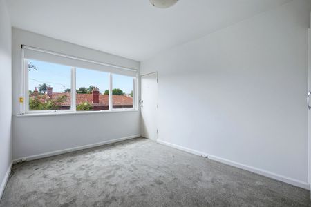 Light & Bright - Photo 5