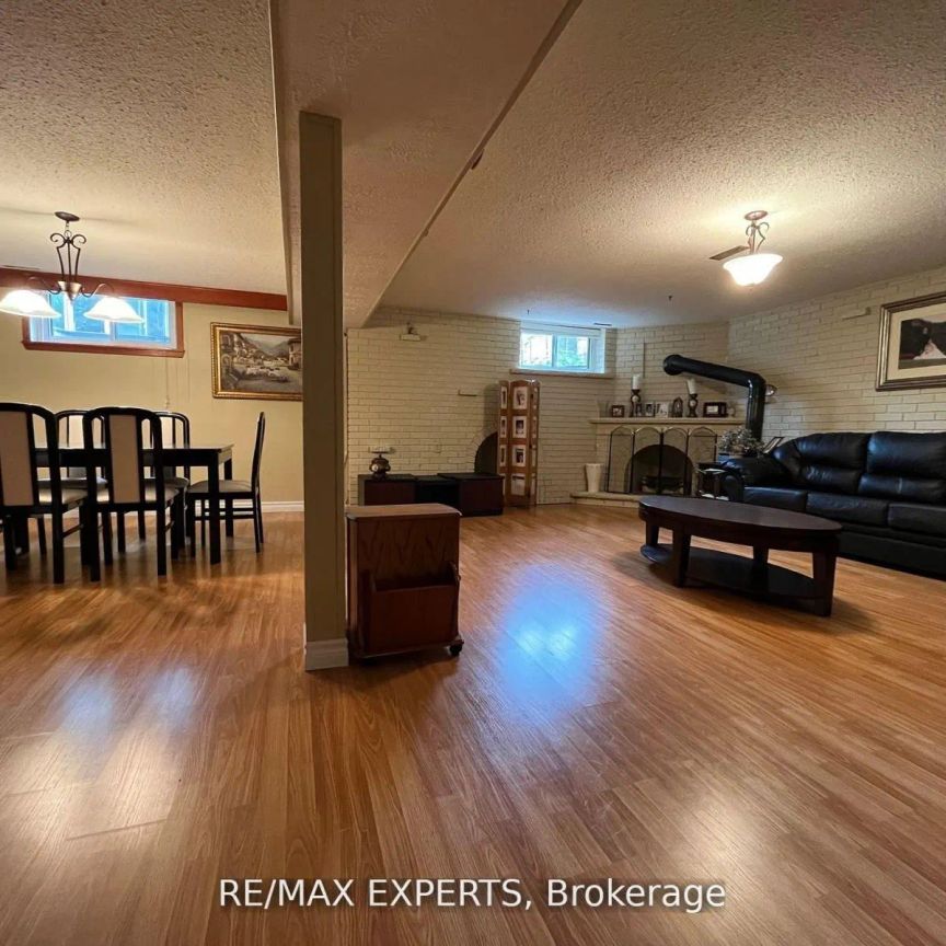 12 BLUE HAVEN CRESCENT - Photo 1