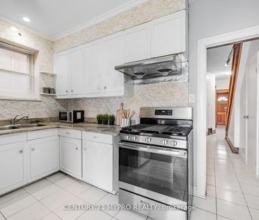 For Lease - 1943 Dufferin Street, Toronto, Ontario - Photo 4