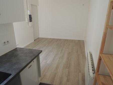 Appartement à louer - REIMS- JEAN-JAURES - Photo 2