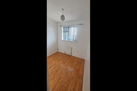 3 Bed Terraced House, Dunsmore Road, LU1 - Photo 4