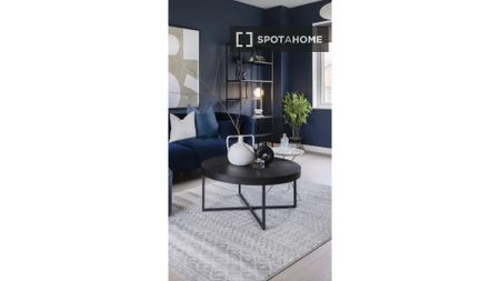 Room for rent in 5-bedroom house in Cherrywood, Dublin - Photo 3