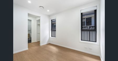 Modern 3-Bedroom Duplex with Stylish Features - Photo 3