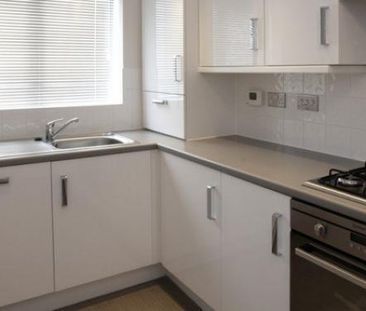 Kirkstall Road - Photo 4