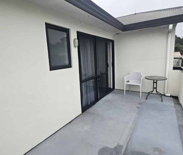 ELECTRICITY INCLUDED - CENTRAL BEDSIT UNIT! - Photo 3