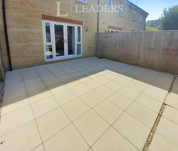 3 bedroom end of terrace to rent Mercer Gardens, SN7 - Photo 2