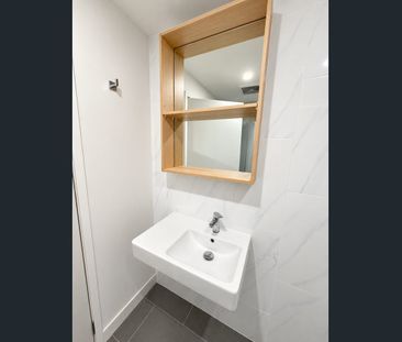 Contemporary three-bedroom apartment with stunning river view & city view FOR RENT - Photo 6