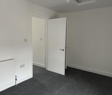 4 bedroom terraced house to rent - Photo 4