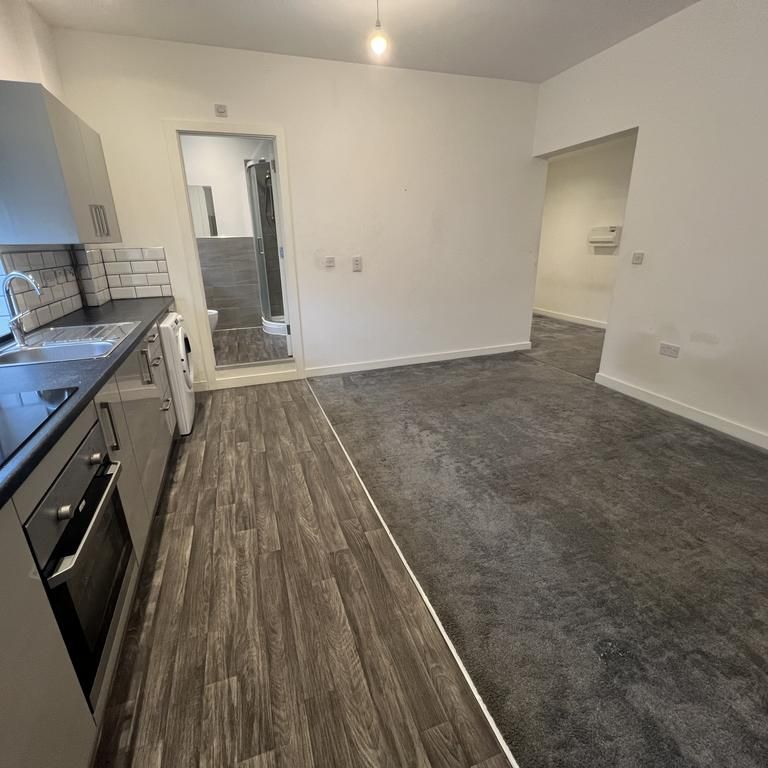 Studio to rent - Photo 1