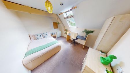 4 bedroom apartment to rent - Photo 2