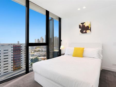 Modern Elegance with Stunning Views in the Heart of Melbourne - Photo 4