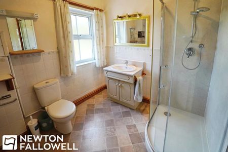 2 bedroom terraced house to rent - Photo 4