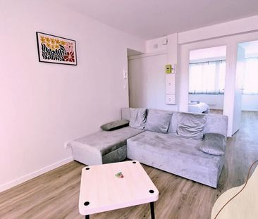 Place Jean Jaurès - Photo 1