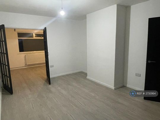 4 bedroom terraced house to rent - Photo 1