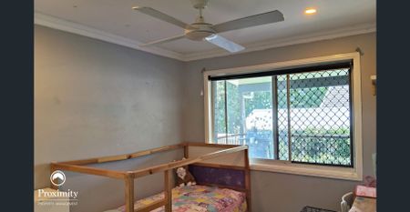 Short-Term Fully Furnished Home - Photo 2