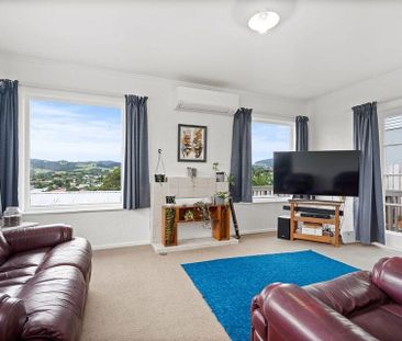 Cosy 3 bedroom with a view, close to town - Photo 6