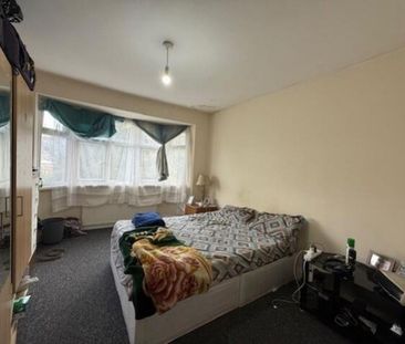 5 bedroom semi-detached house to rent - Photo 3
