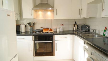 1 bedroom flat to rent - Photo 5